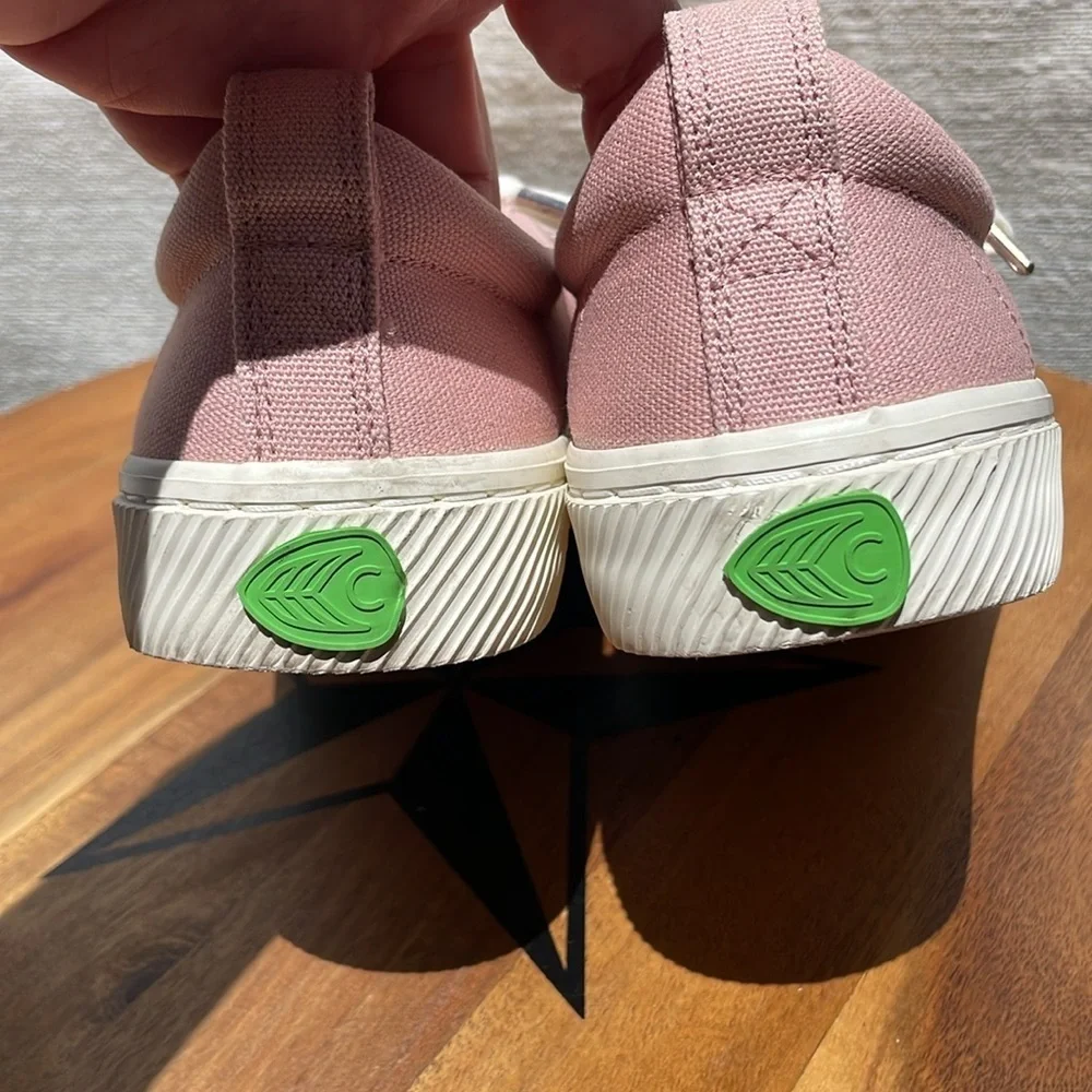 Cariuma Women’s OCA Low Rose Blush Pink Canvas Size 8
